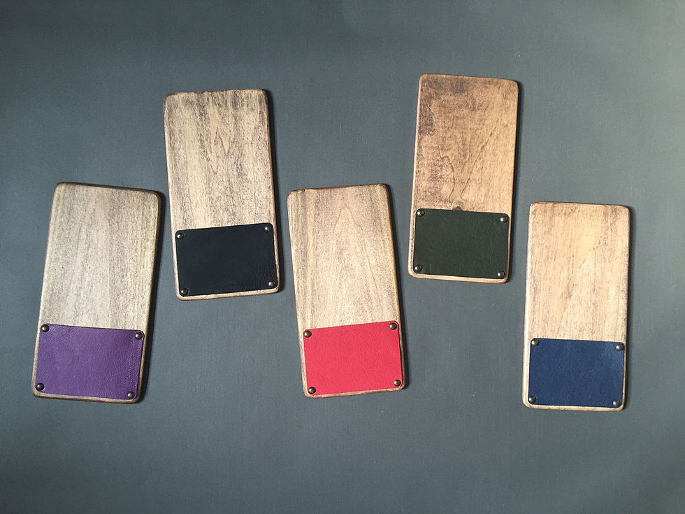 Thumbnail: Solid Wood Check Presenter