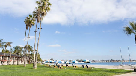Guide to Mission Bay Hotels: Waterfront Stays, Water Sports, and Dining in San Diego