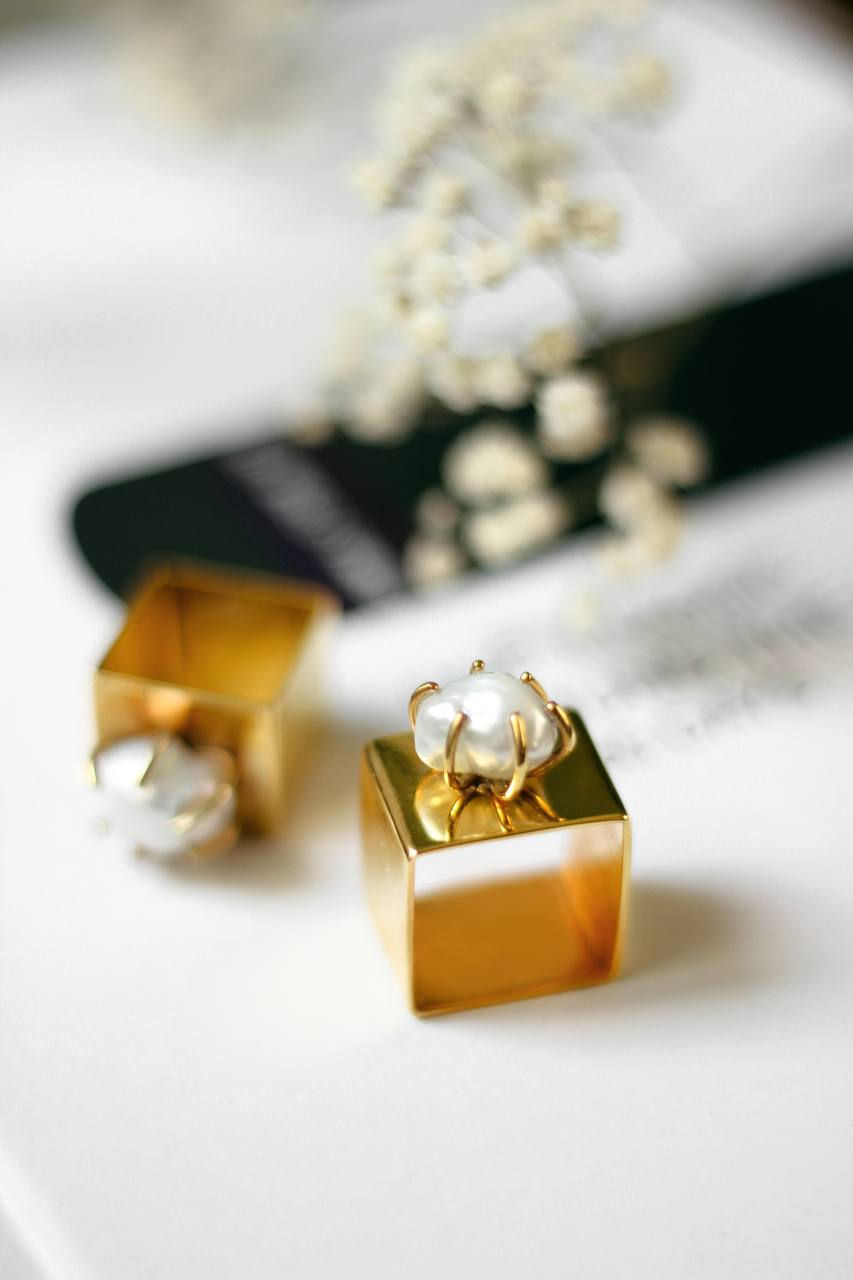 Thumbnail: Sasha Rings