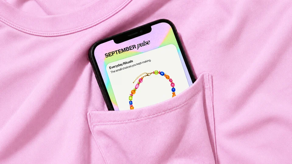 Pulse app on a phone in a pink pocket