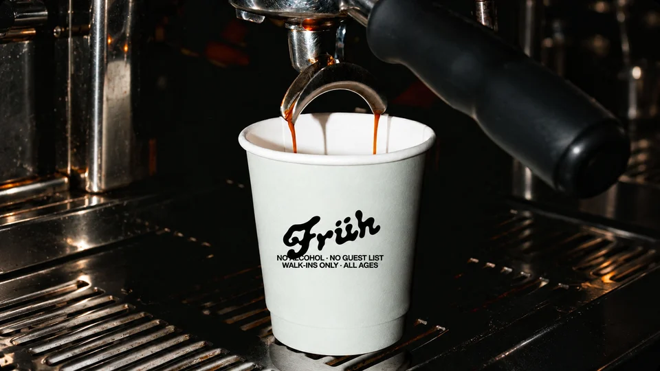 Früh espresso cup under the machine