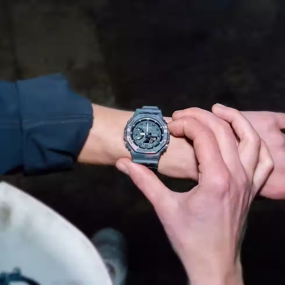 GA-2100CM-8AER Casio G-Shock horloge camouflage