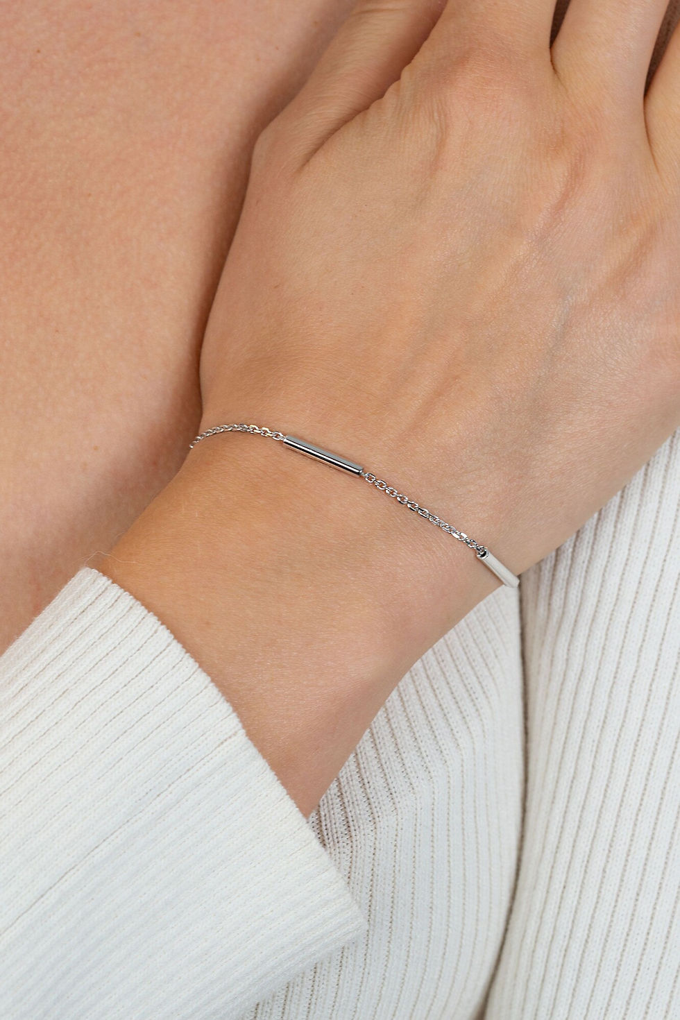 Thumbnail: ZIA2800 ZINZI zilveren schakelarmbandje met staafjes
