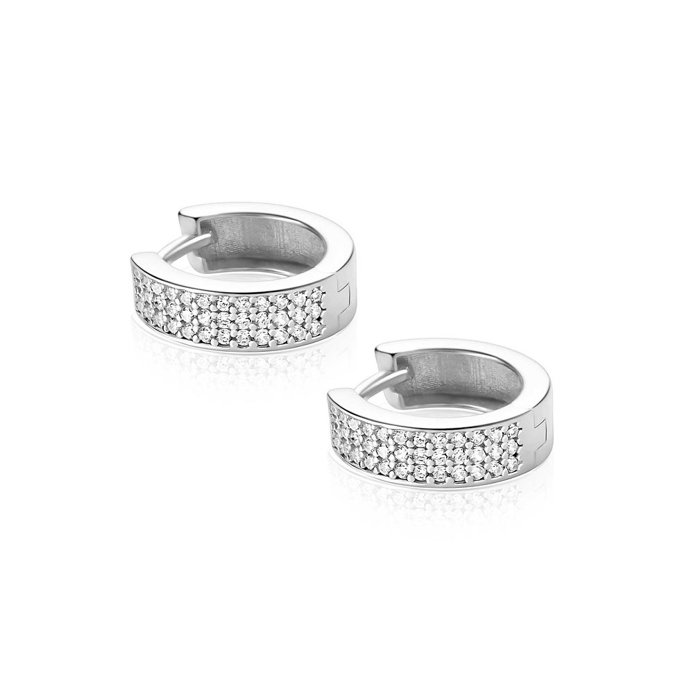 ZIO2862 ZINZI zilveren brede oorringen met zirconia