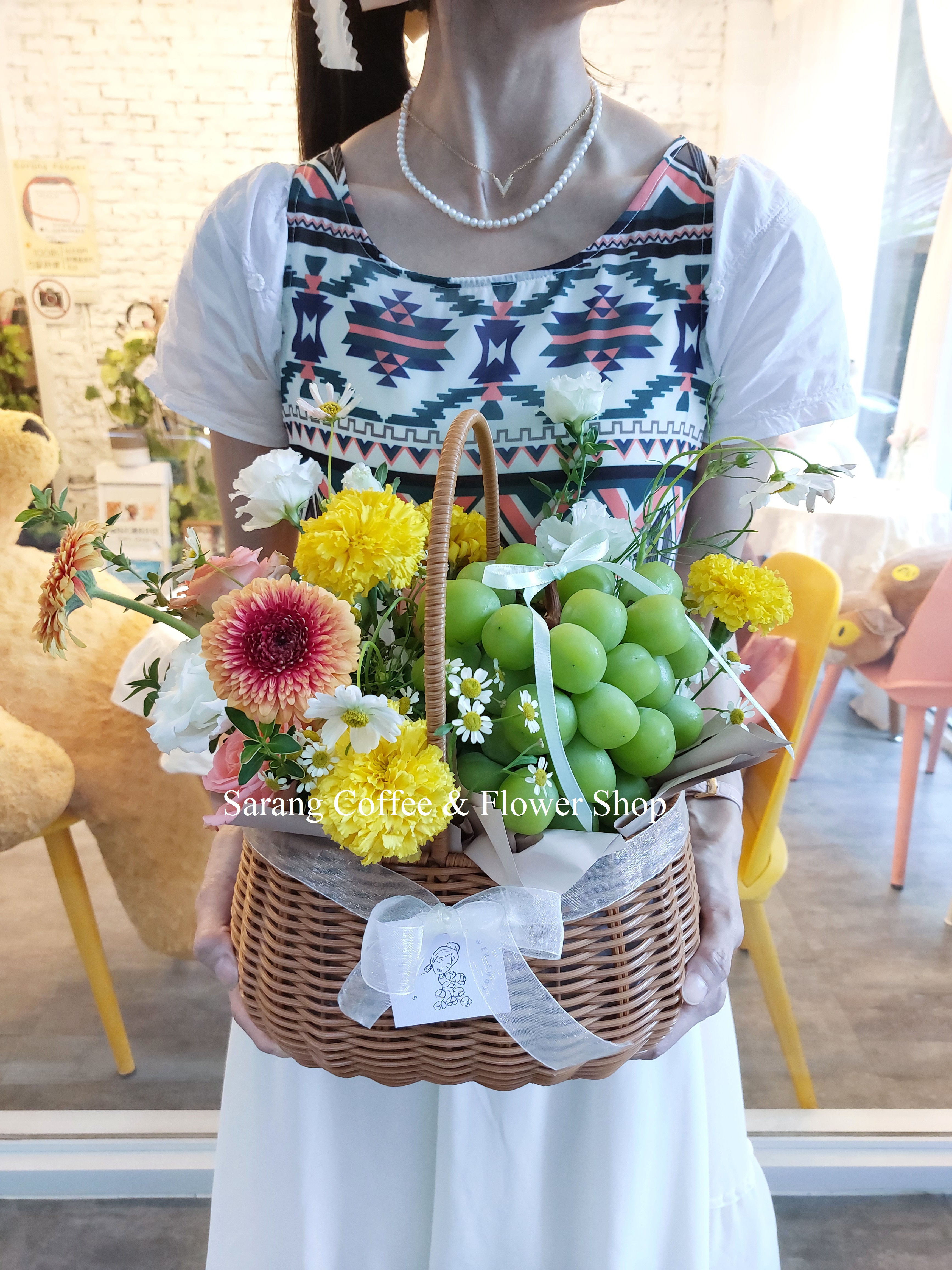 Sarang 麝香葡萄花籃