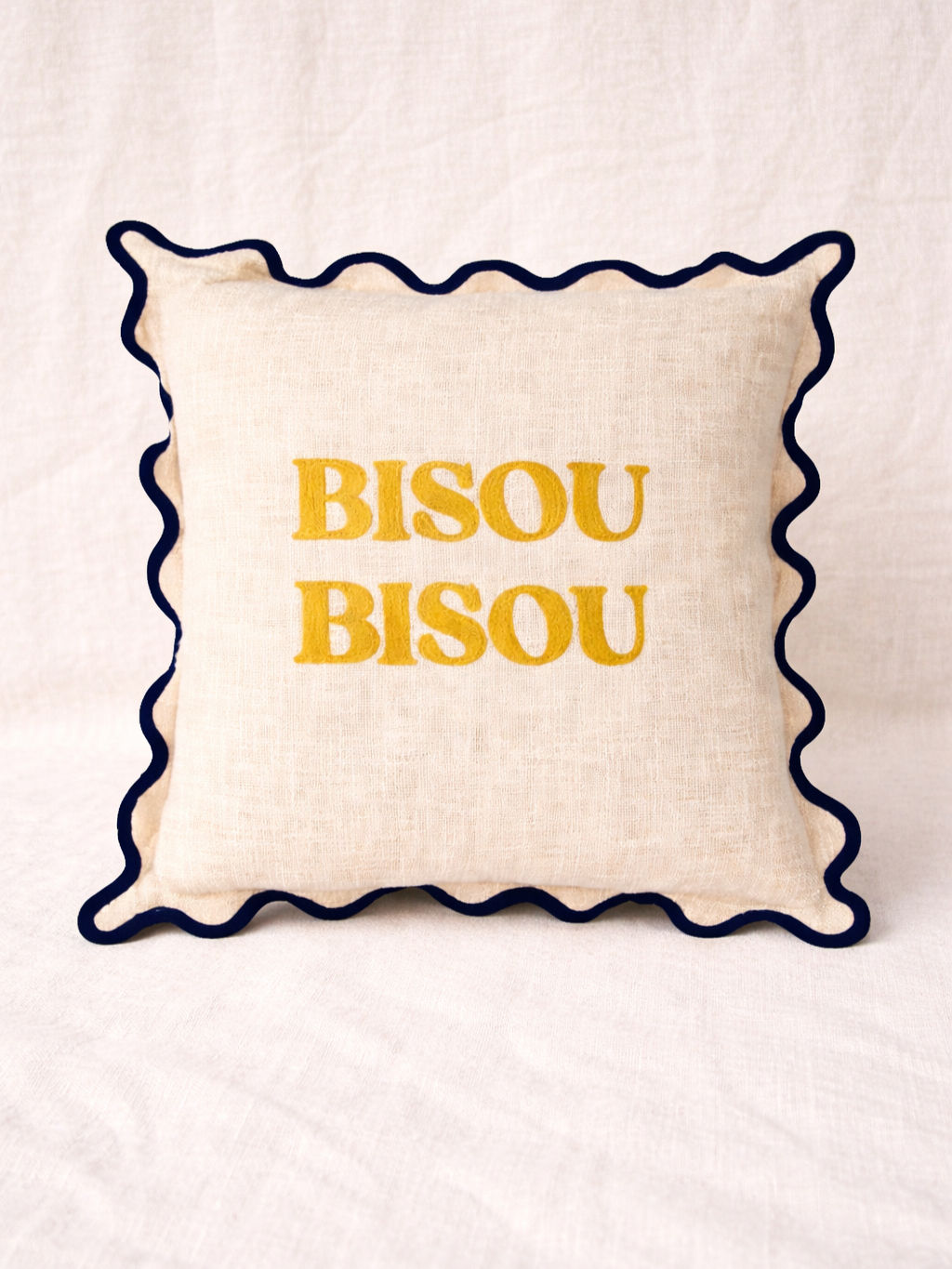 Cojín Algodón Bordado Bisou