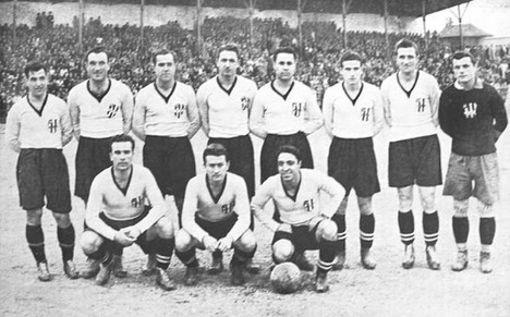 1945-1946 İstanbul Futbol Ligi şampiyonu Beşiktaş kadrosu. 