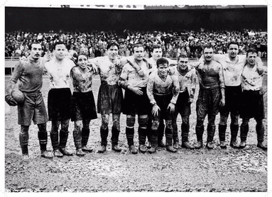 1949-1950 İstanbul Futbol Ligi şampiyonu Beşiktaş kadrosu.