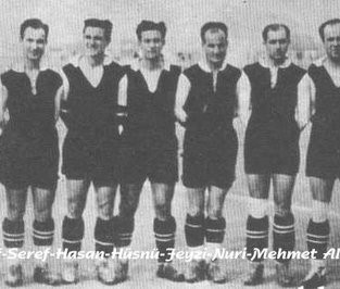 1941-1942 İstanbul Futbol Ligi şampiyonu Beşiktaş kadrosu