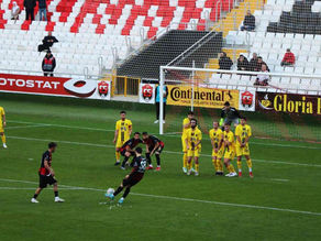 Erzincan Altın Buldu! Erzincanspor - Bayburt Öİ: 1-0