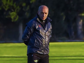 Akhisarspor'da Teknik Direktör Şentürk Karabak İle Yollar Ayrıldı!