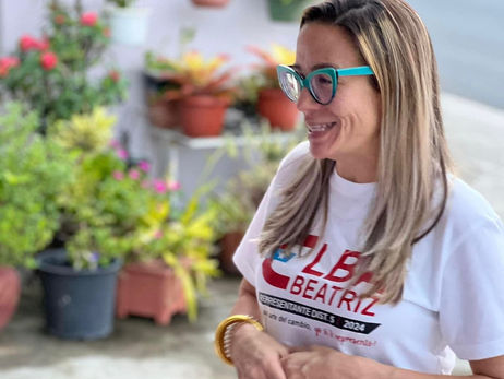 Denuncian Georgie Navarro se entretiene con Nicolás Maduro, mientras sectores de su distrito están sin agua y sin luz.