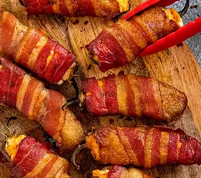 picture of jalapeno poppers with bacon