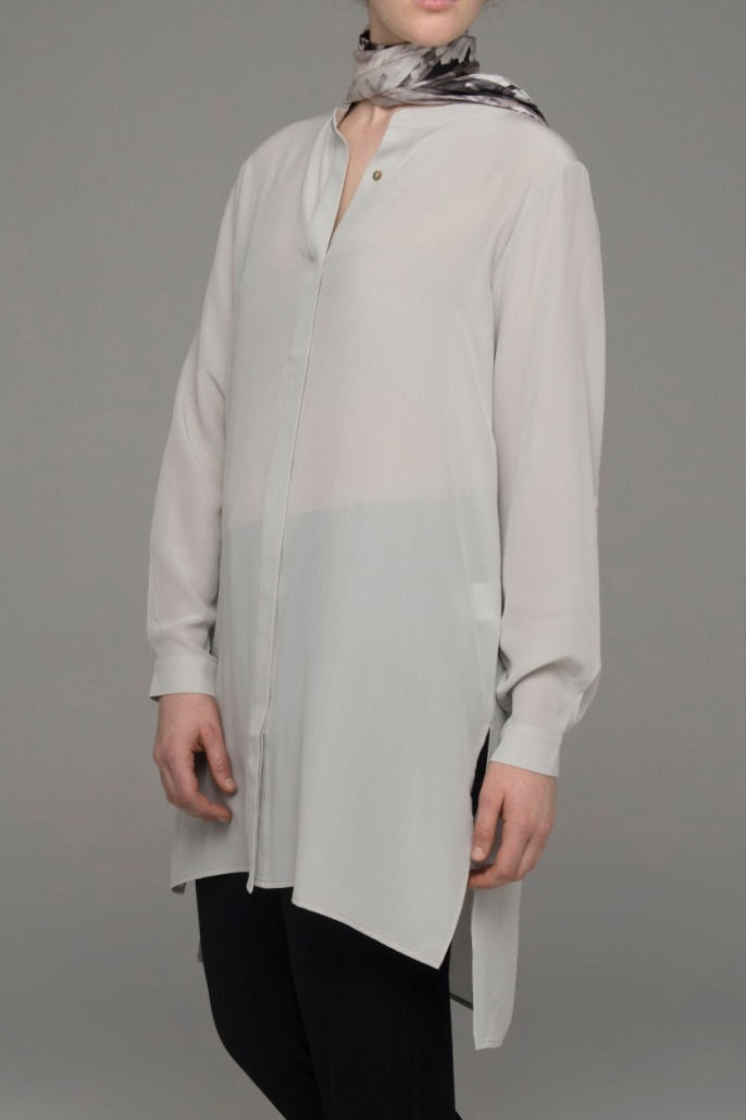 Thumbnail: The Power of Grey longer-line sandwash silk "Drift" shirt in silver grey