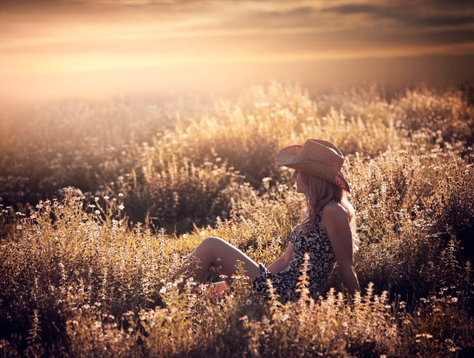 What To Bring To An Outdoor Summer Senior Photo Session