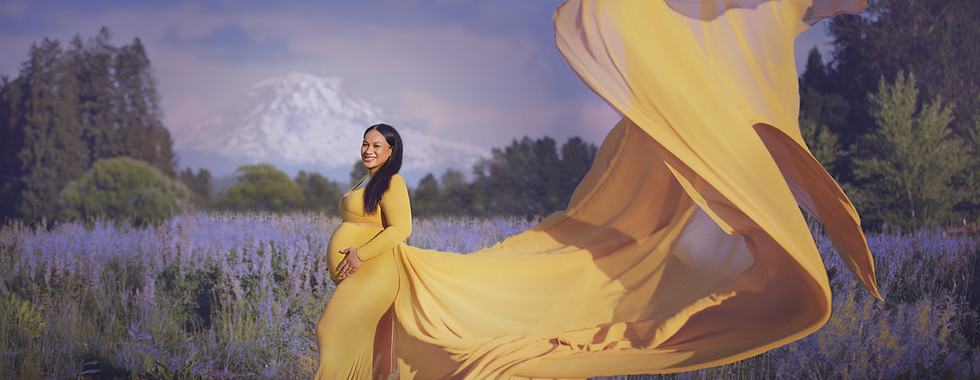 Maternity Photo Session in Lupine Fields