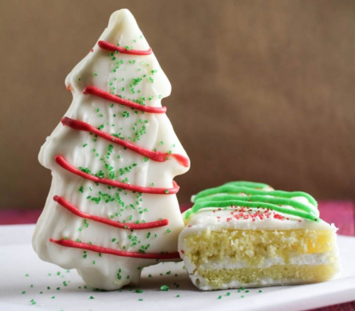 Christmas Tree Cake Macarons