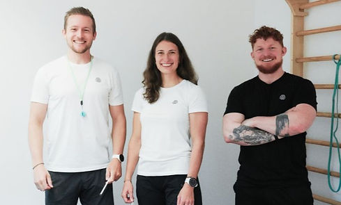 luca-myrtha-nussbaumer-christian-sidler-neuronuss-trainiert-rehabilitation_edited.jpg