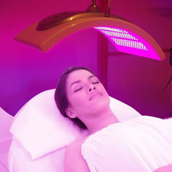 PDT TREATMENT FOR ACNE, PIGMENTATION AND ROSACEA - ONLY AT LAVISH LOOKS IN PHAGWARA -9888624302