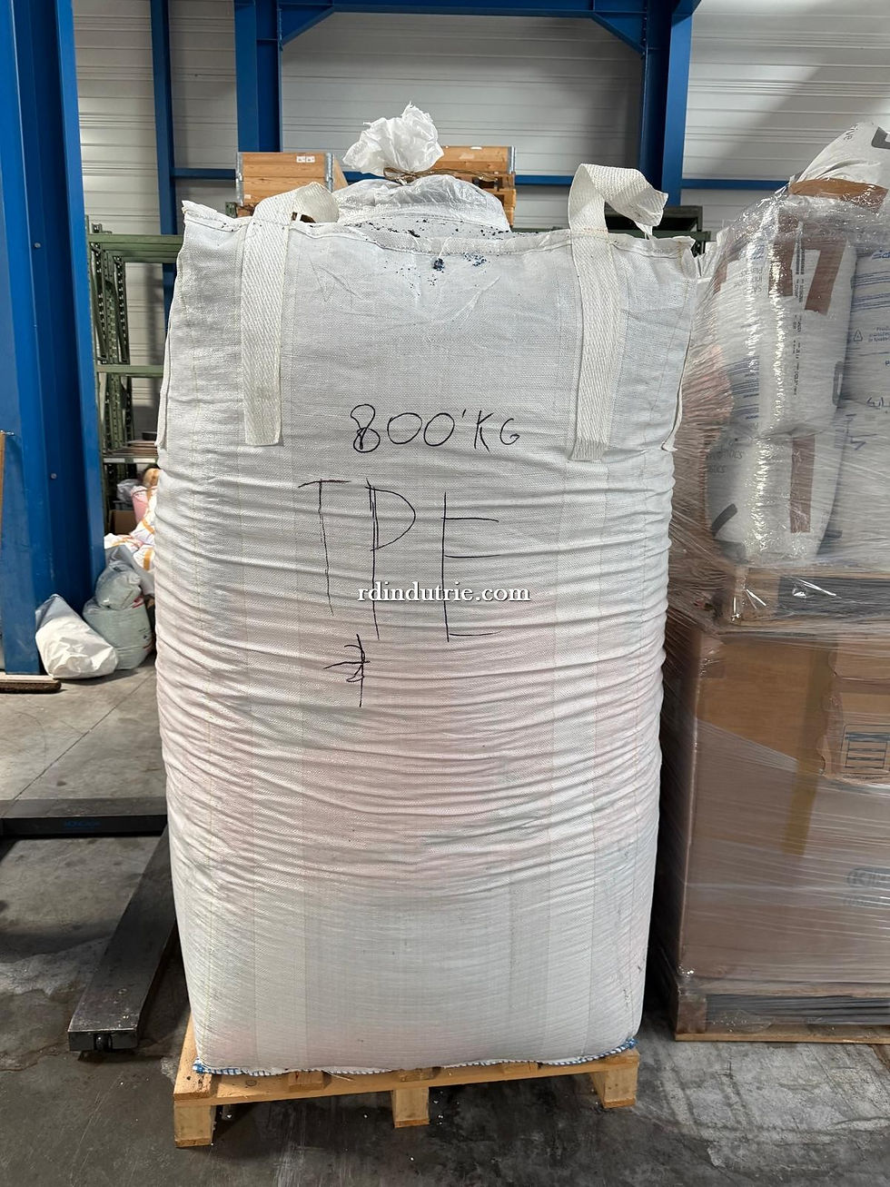 Miniature : Lot de matières plastiques broyés divers Quantité 21 tonnes environ