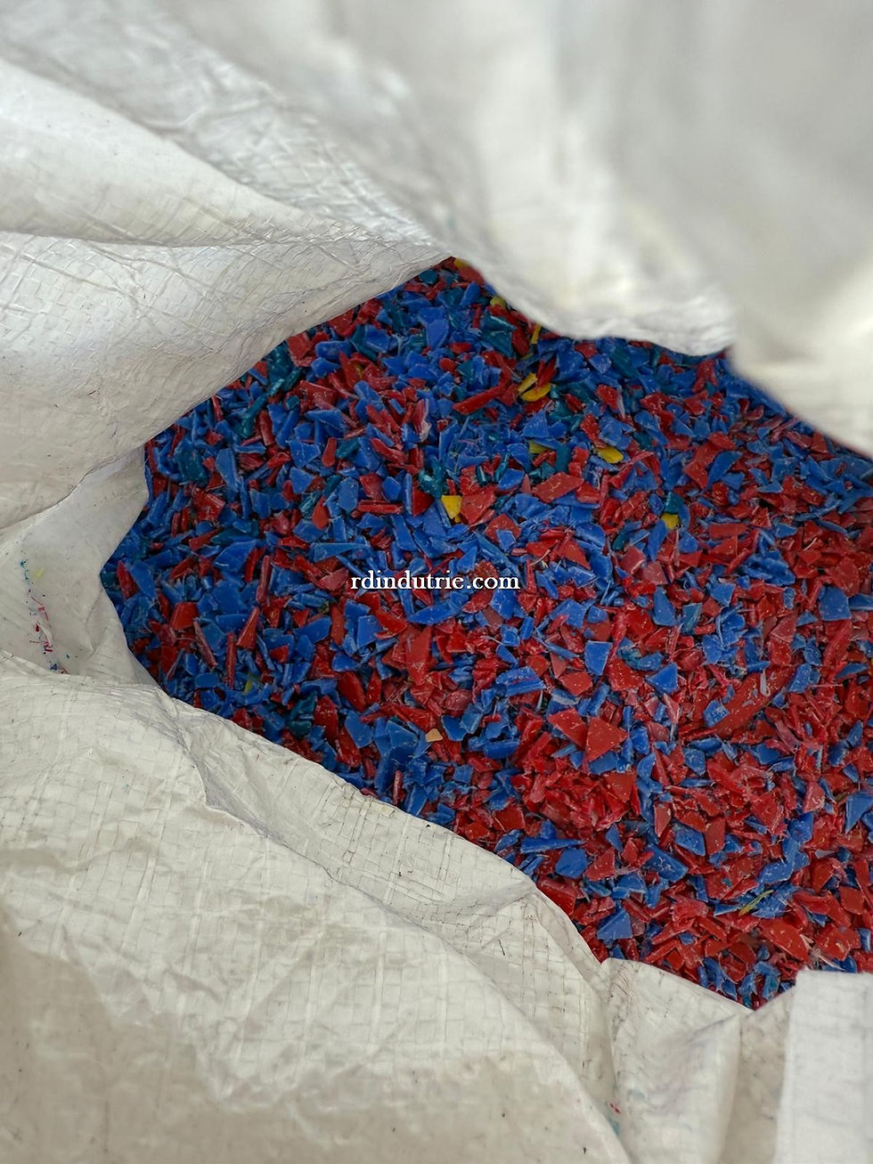 Miniature : Lot de matières plastiques broyés divers Quantité 21 tonnes environ