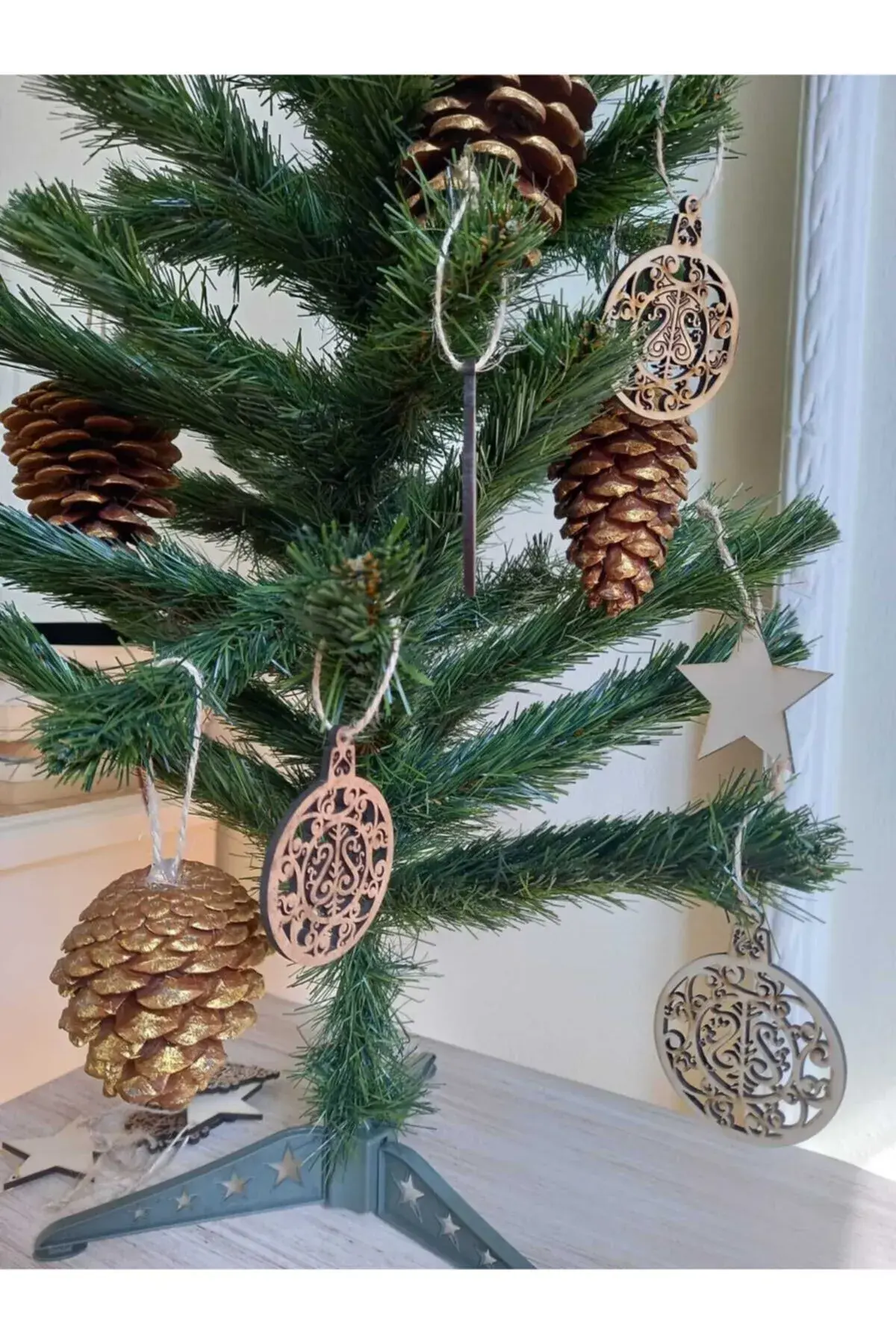 Elfora Özel Ahşap Lazer Kesim Yılbaşı Süsü Ağaç Hediye Süsü 6'lı 7x7cm