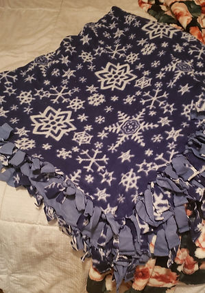 Blue and White Snowflake Fleece Tie Blanket