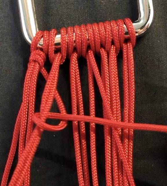 Schritt für Schritt Anleitung Martingale-Halsband mit Makramee-HerzmusterSchritt für Schritt Anleitung Martingale-Halsband mit Makramee-Herzmuster