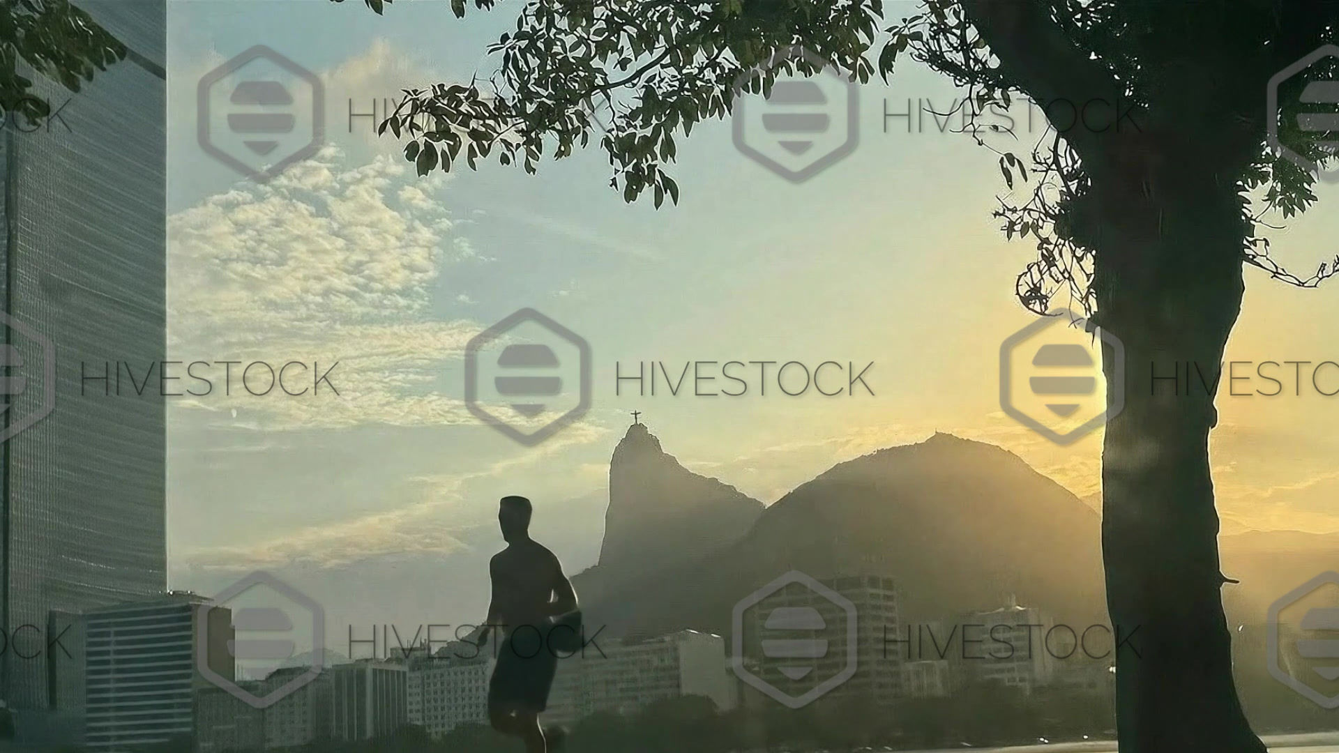 Hivestock_Homem correndo orla Rio de Janeiro