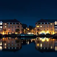 Apsley+Marina+at+Night.jpeg