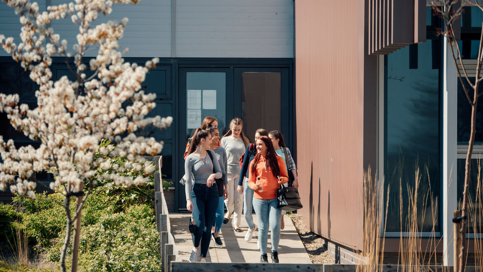 美本录取揭秘：女生申STEM更有优势？抓住“性别红利”背后的选课铁律