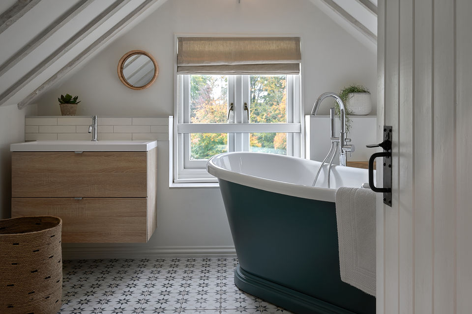 Roll top Bath in family bathroom