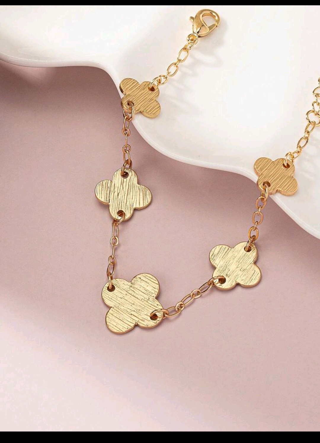 Simple clover bracelet 