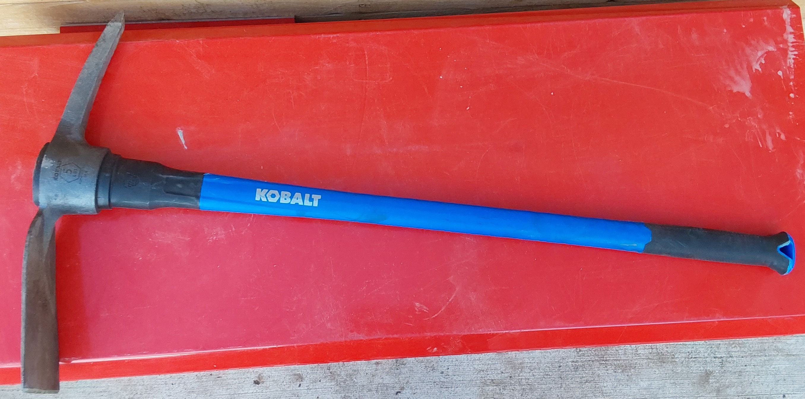 Kobalt 5lb Pick Axe Mattock w/Fiberglass Handle {GM0020}