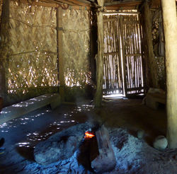 L'intérieur des maisons indigènes