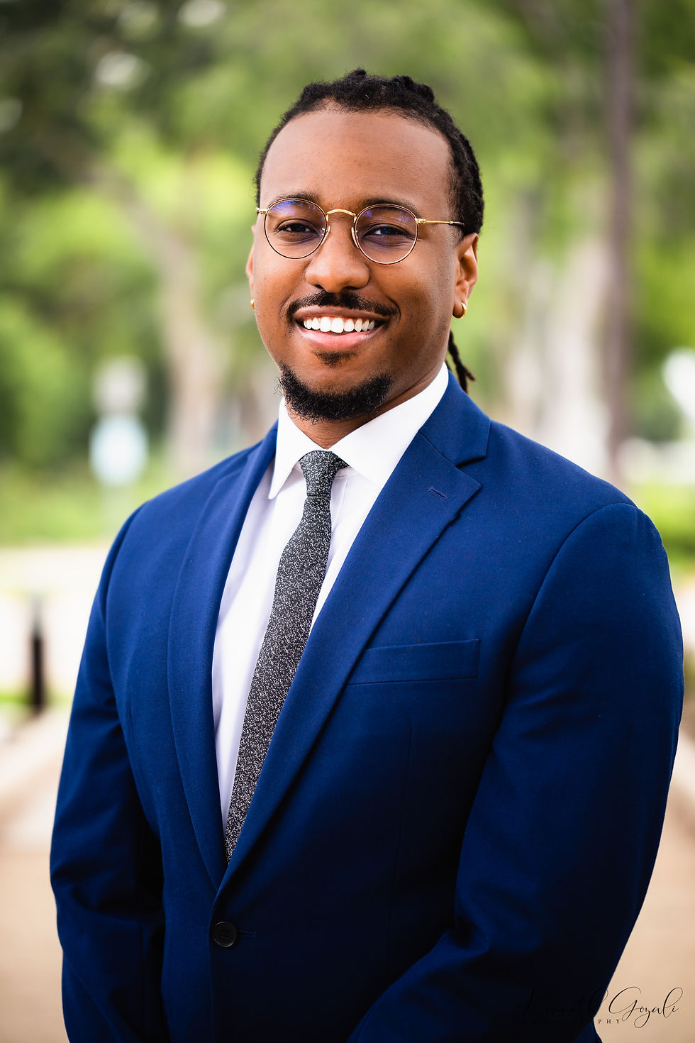 Profile pic_grad professional.JPG