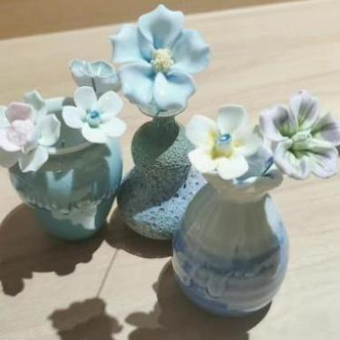 Bloom and Sculpt: Mastering Vase Throwing and Ceramic Flower Art