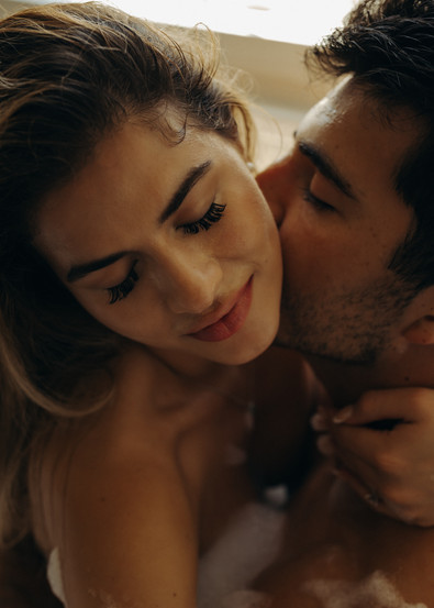 Lifestyle Home Couples Session. Baking brownies photoshoot. Couple in bubble bath photoshoot. Intimate couple boudoir shoot