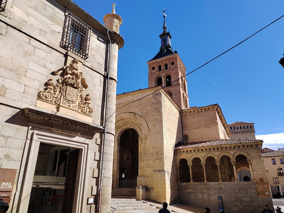 segovia román stílusú templom, és a régi városi börtön
