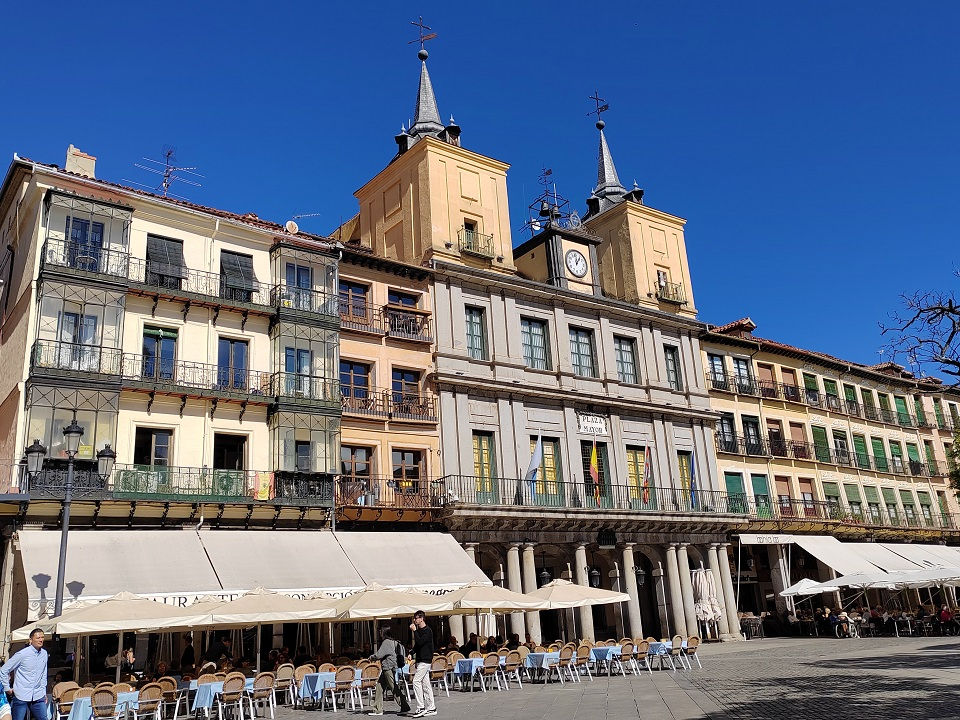 segovia plaza mayor a főtér a városháza épületével