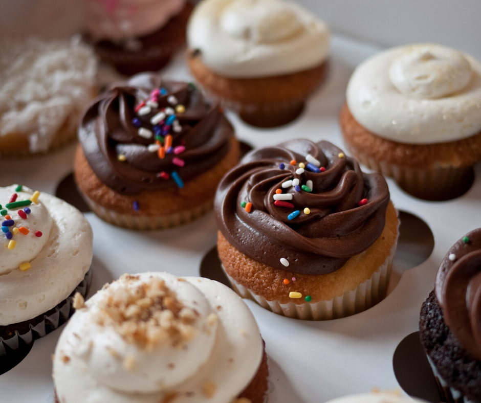 Thumbnail: Freshly baked cupcakes