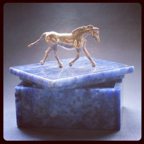 Thumbnail: Pipers Voyage Bronze on Blue Agate box