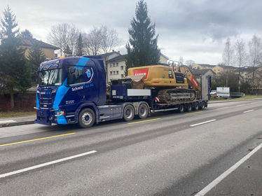 P. Sätteli GmbH, Freelancer für LKW-Transporte, Kranarbeiten und Industrieumzüge, Region Zürich, Aargau, Thurgau, Schaffhausen, Chauffeur, Selbständig, Patrik Sätteli