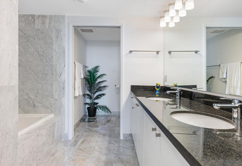 226 Ocean Dr APT 4C, Miami Beach, FL 33139-23.jpg