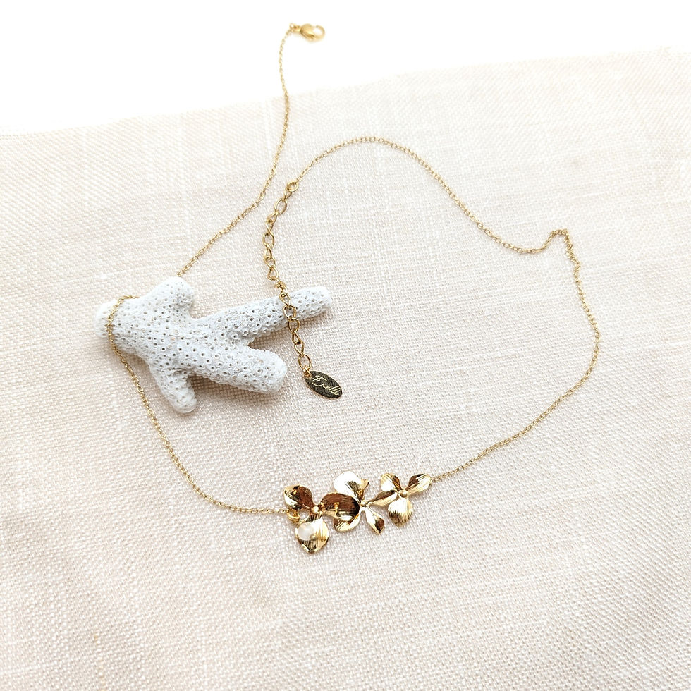 collier sur corail et lin ras de cou fleur et pierre