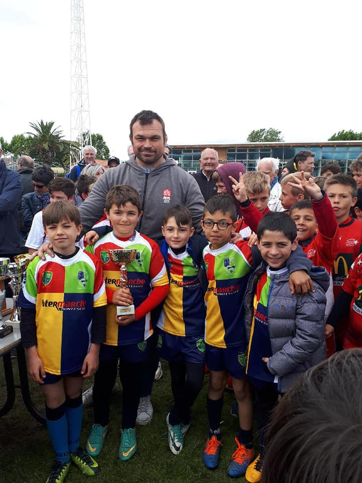 32423290_707727956064596_2327939327461425152_n