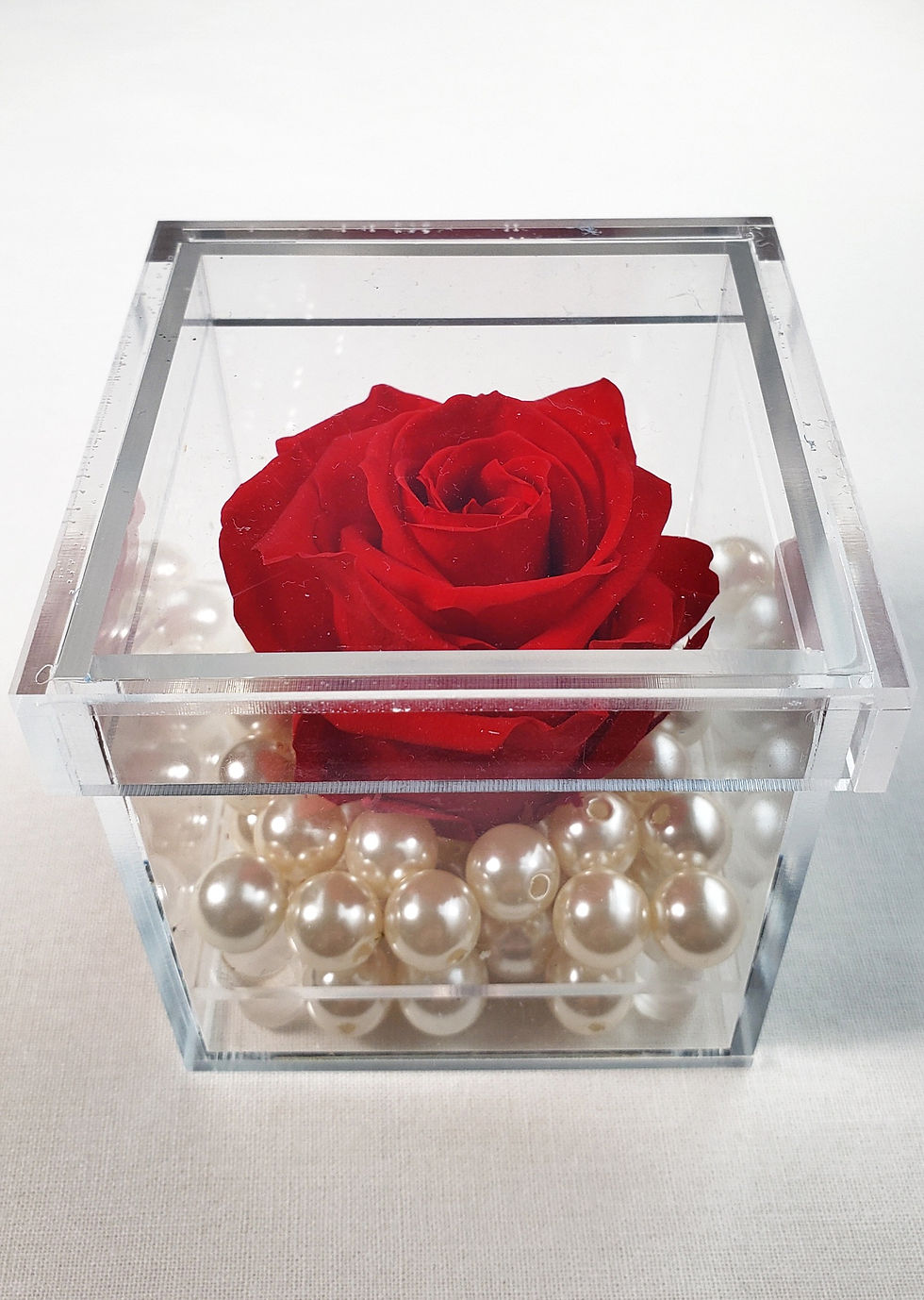 UN-0194-WOD Single Rose in Mini Acrylic Box (Red & Pink)