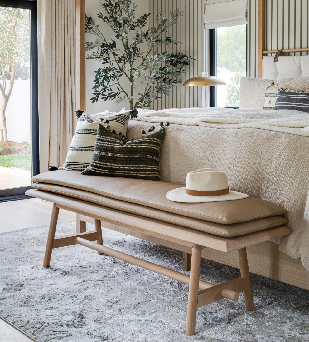 Ami Bench Lindye Galloway