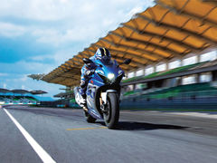 GSX-R-1000-Action-5.jpg