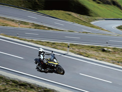 V-Strom650XT-Action-5.jpg